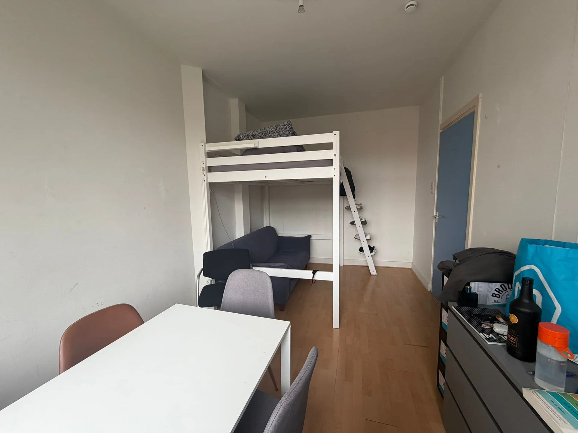 Foto van de Kamer gelegen aan de Molukkenstraat in Groningen