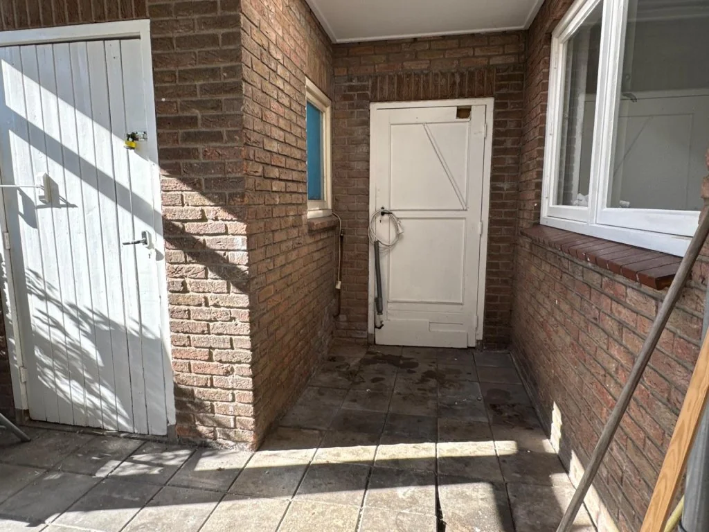 geblurde versie van de foto als achtergrond