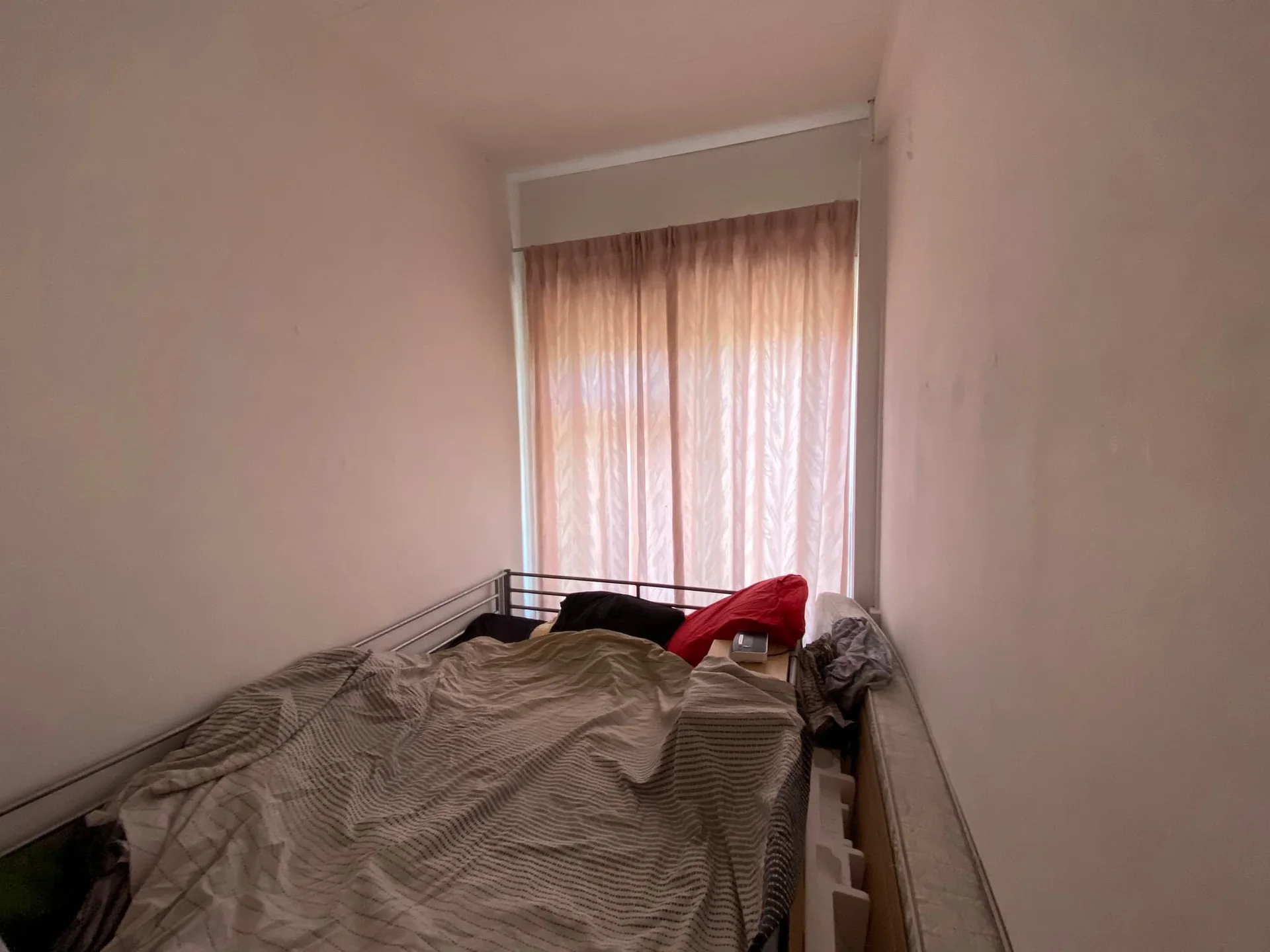 Foto van de Kamer gelegen aan de Tweede Willemstraat in Groningen