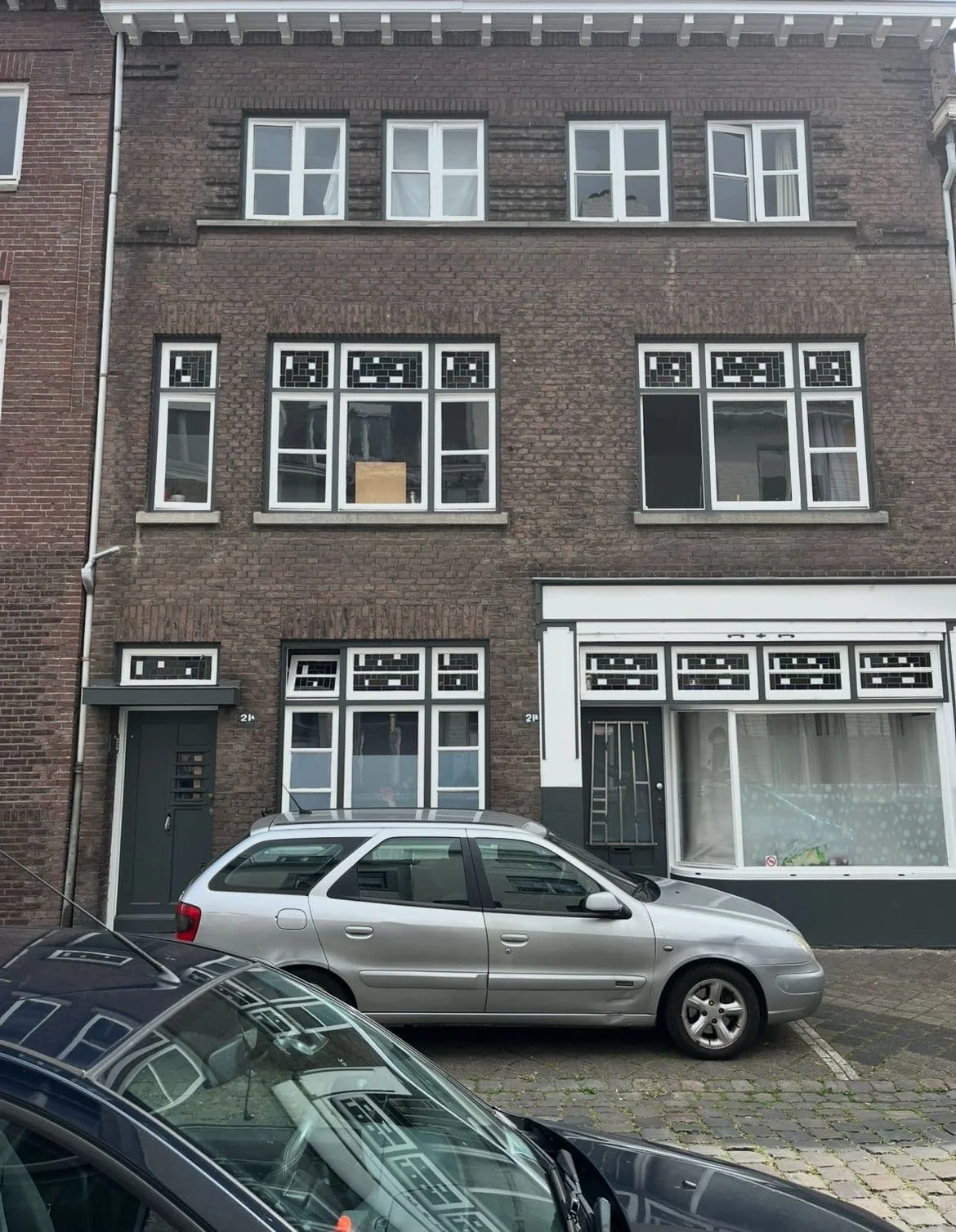 geblurde versie van de foto als achtergrond