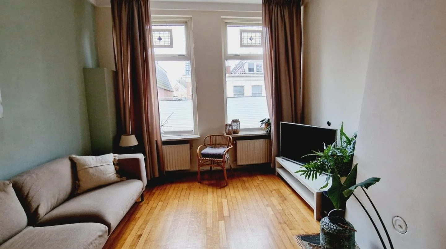 geblurde versie van de foto als achtergrond