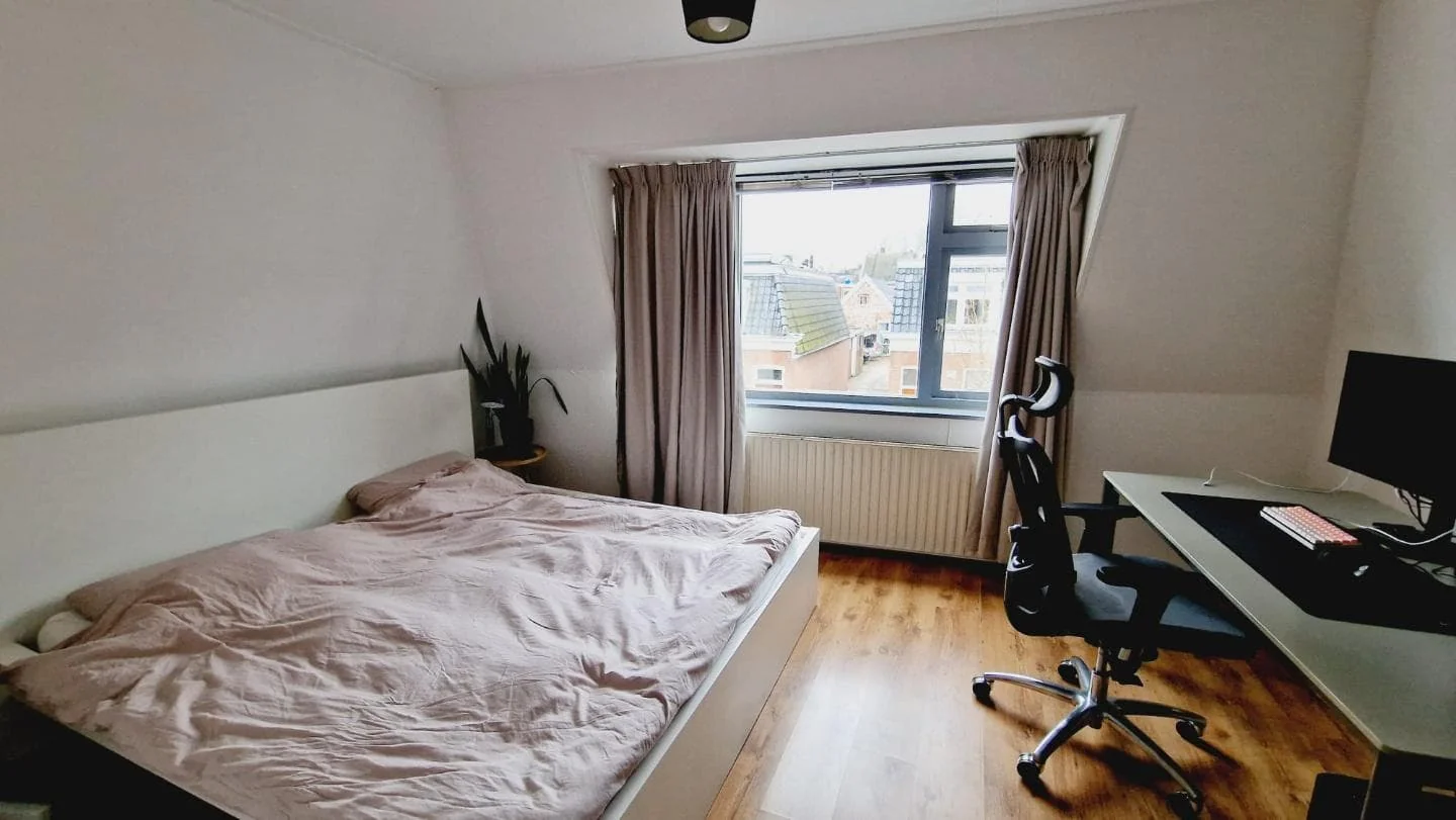 geblurde versie van de foto als achtergrond