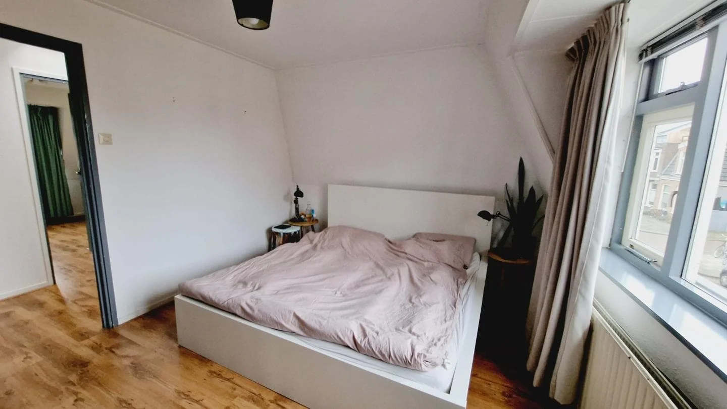 geblurde versie van de foto als achtergrond