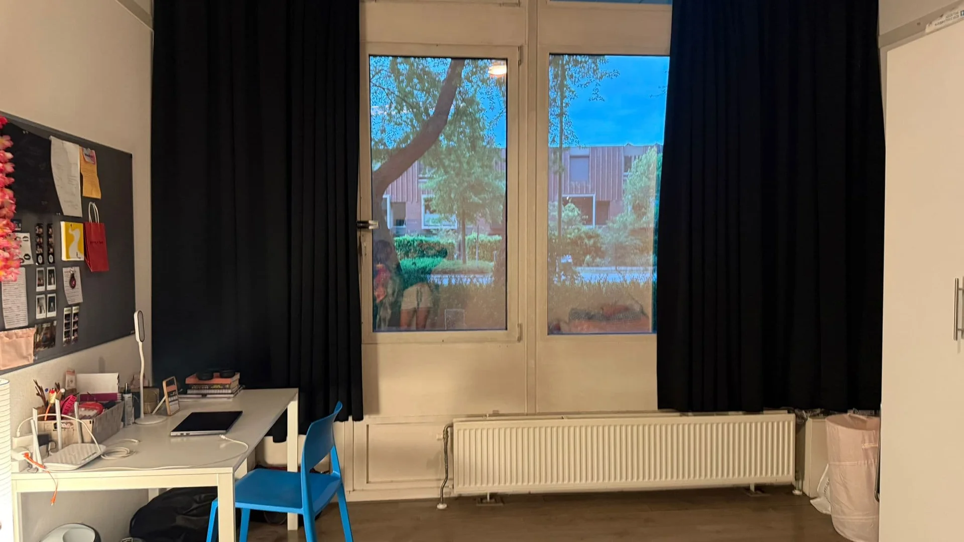 geblurde versie van de foto als achtergrond