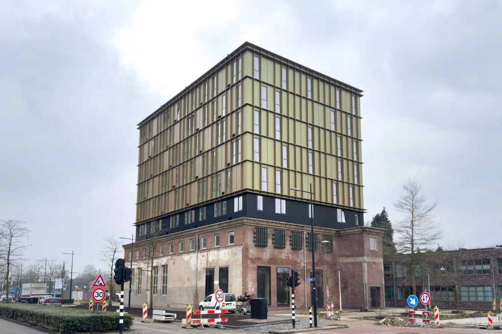geblurde versie van de foto als achtergrond