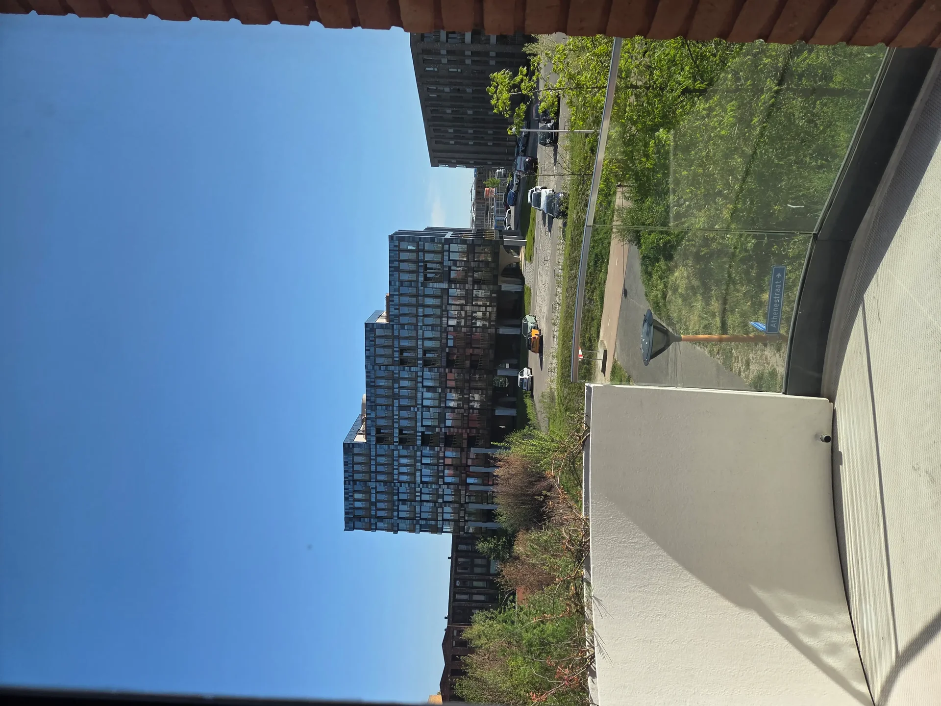geblurde versie van de foto als achtergrond