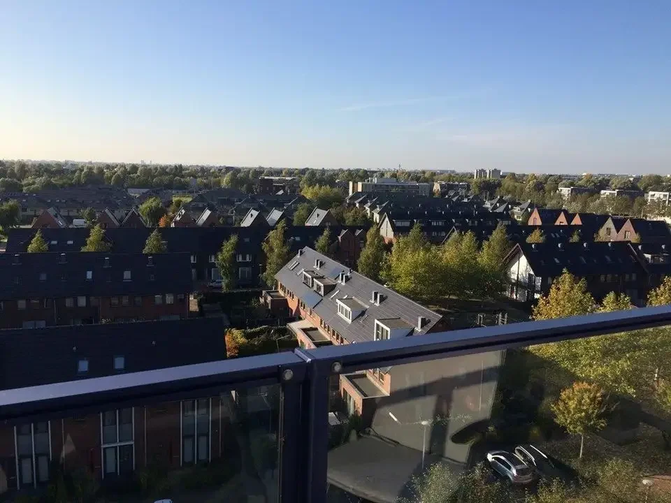 geblurde versie van de foto als achtergrond