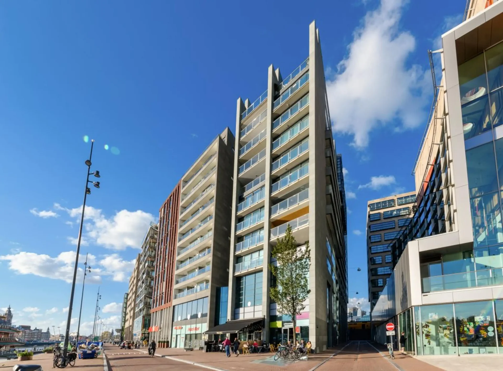 geblurde versie van de foto als achtergrond