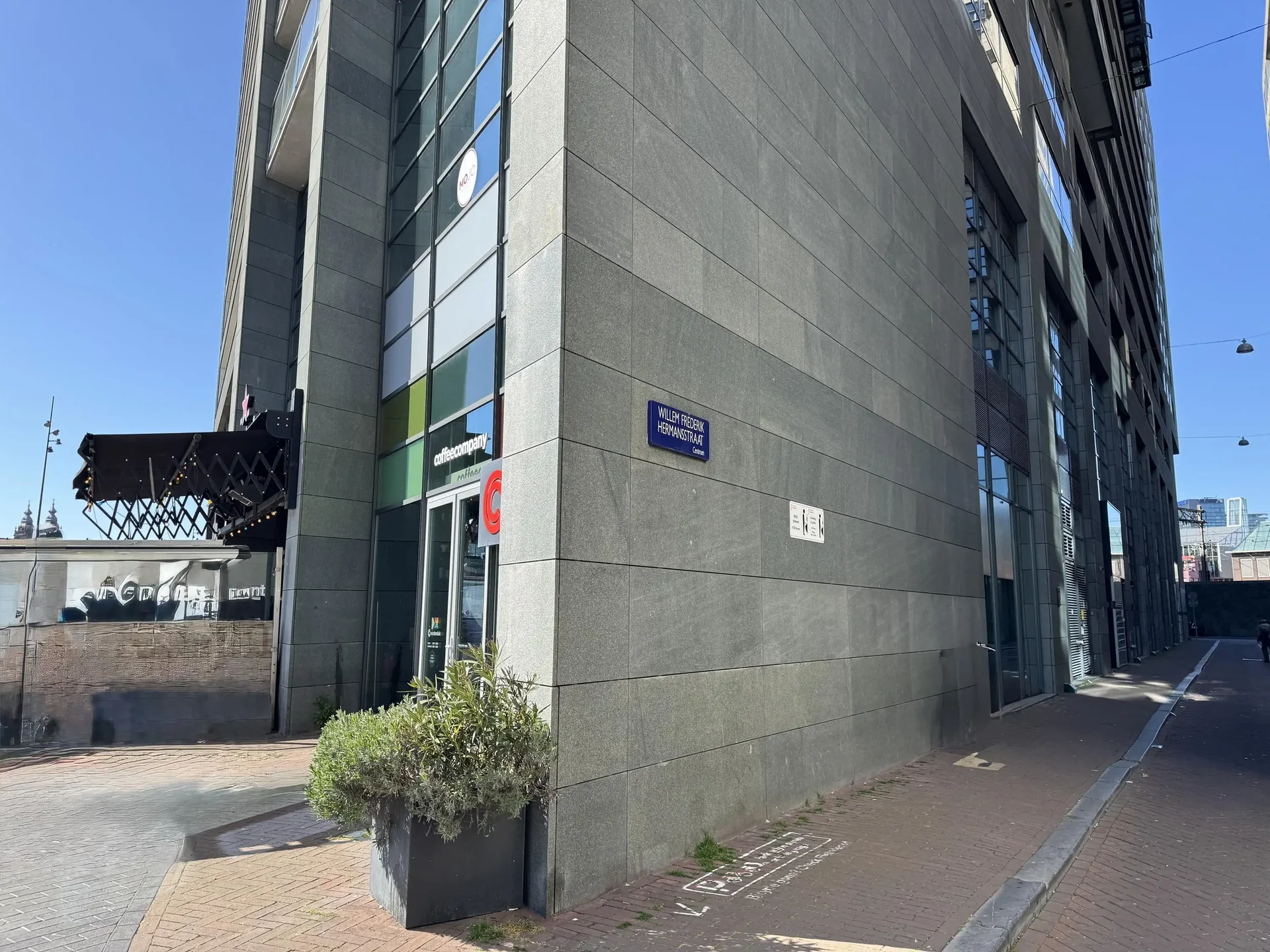 geblurde versie van de foto als achtergrond