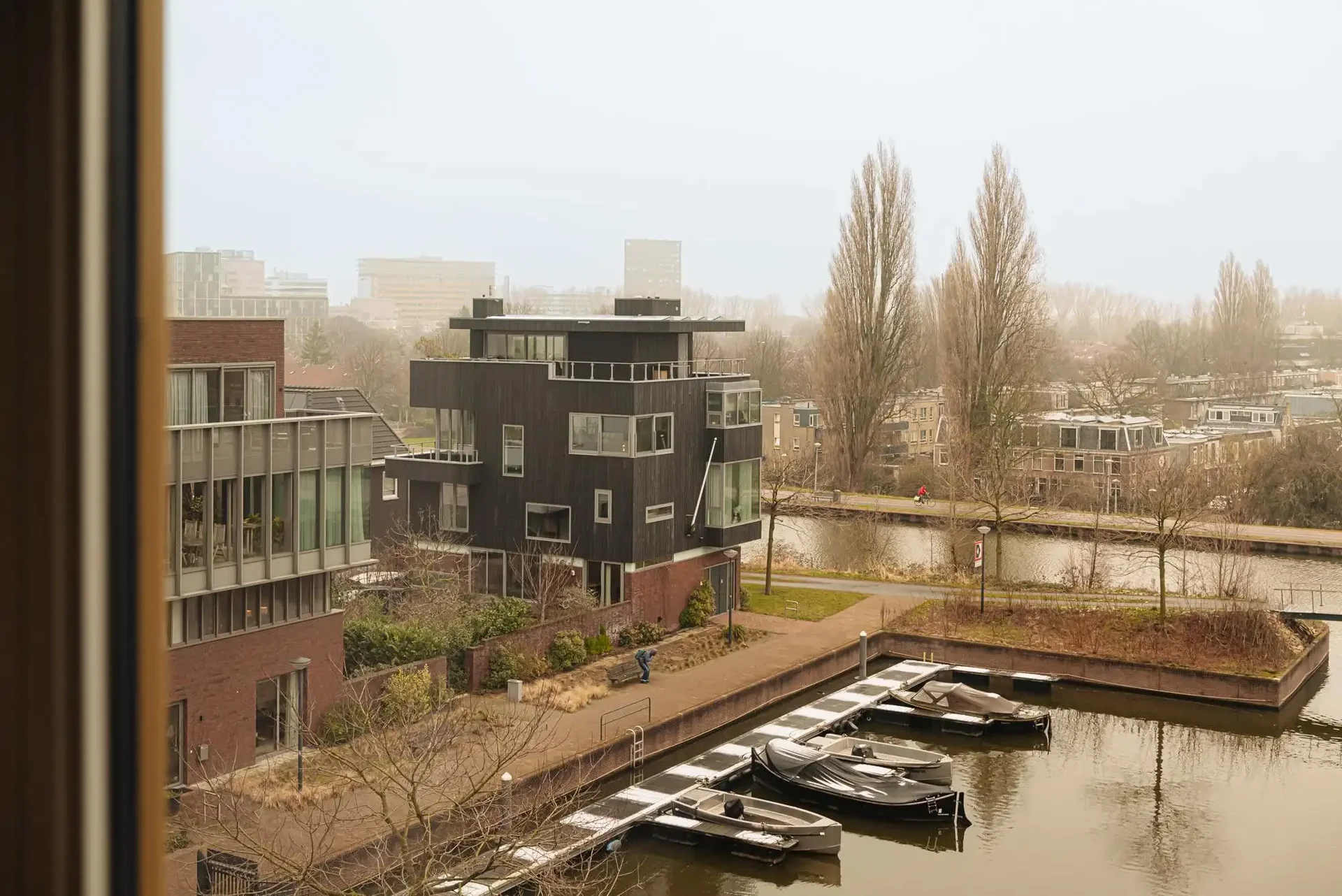 geblurde versie van de foto als achtergrond