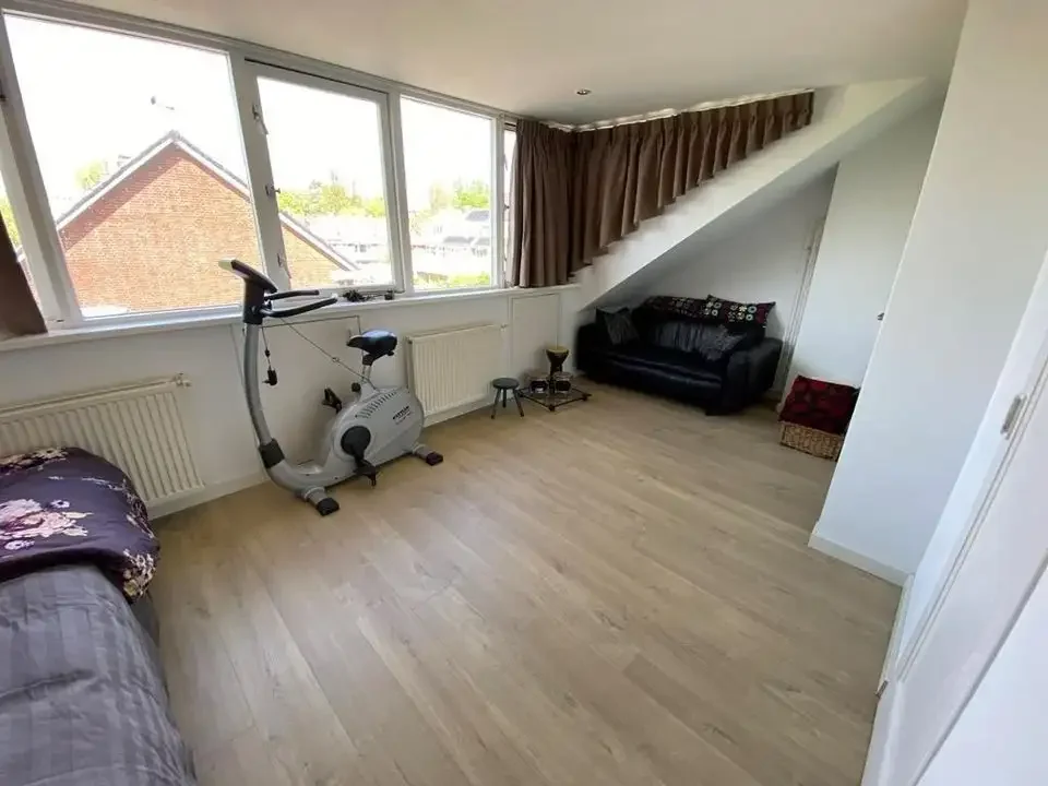 geblurde versie van de foto als achtergrond