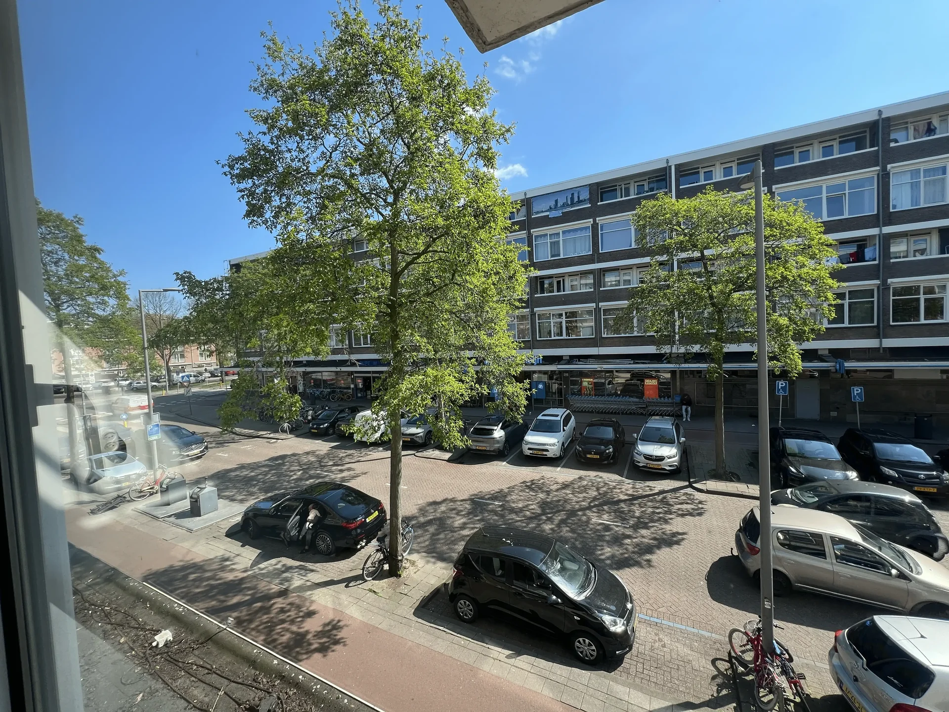 geblurde versie van de foto als achtergrond