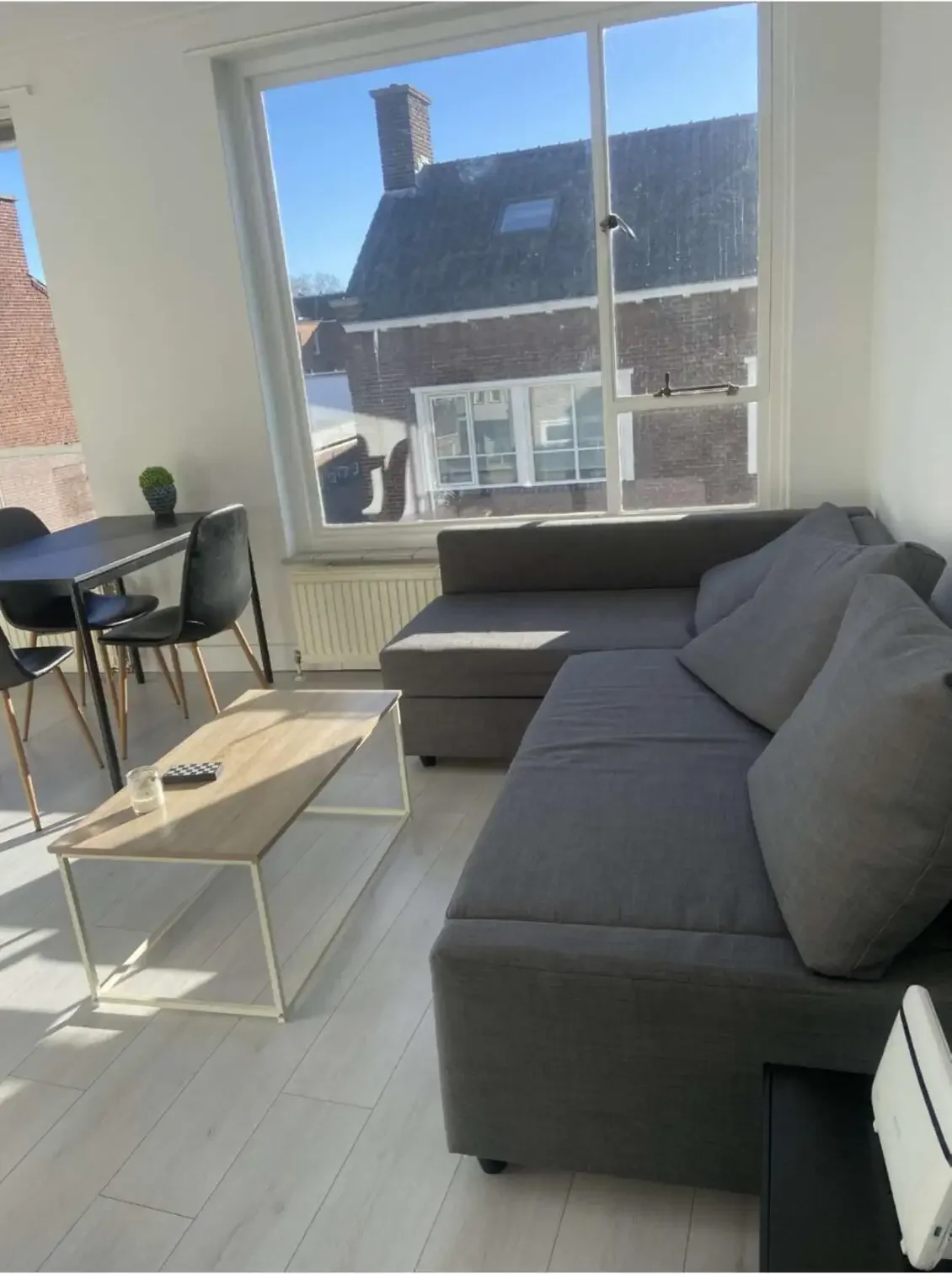 geblurde versie van de foto als achtergrond