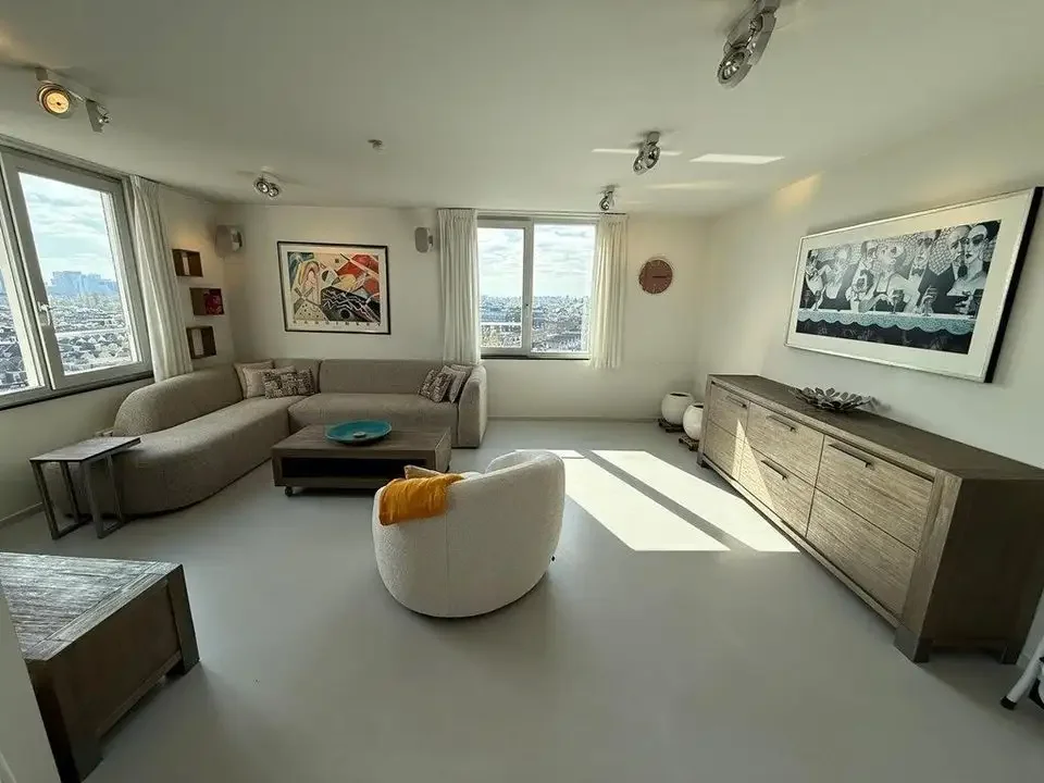 geblurde versie van de foto als achtergrond