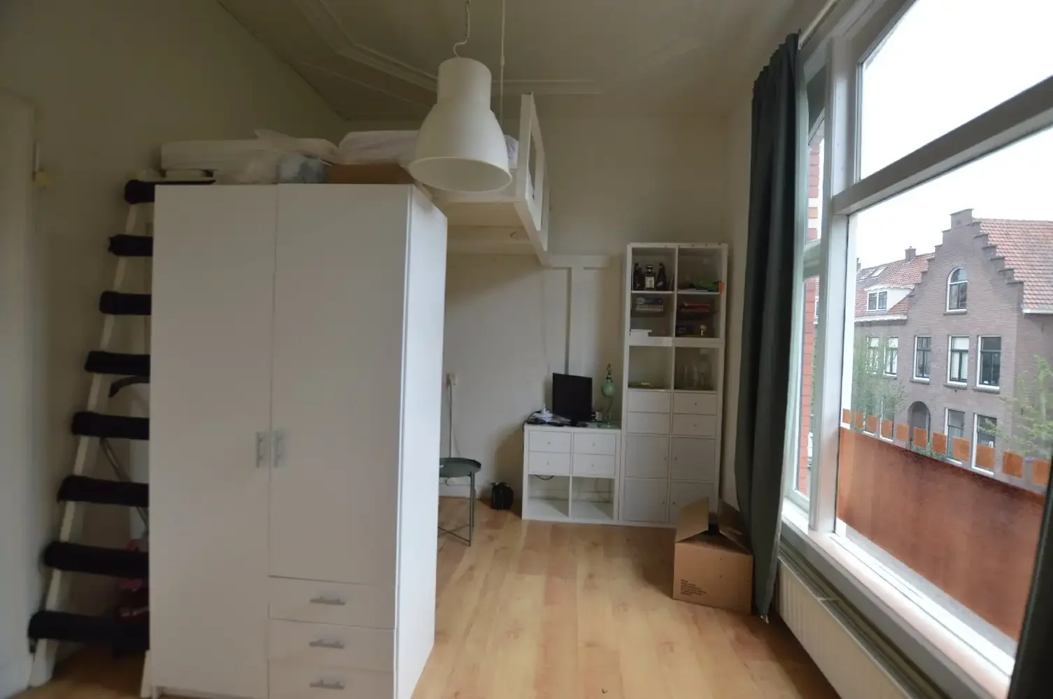 geblurde versie van de foto als achtergrond