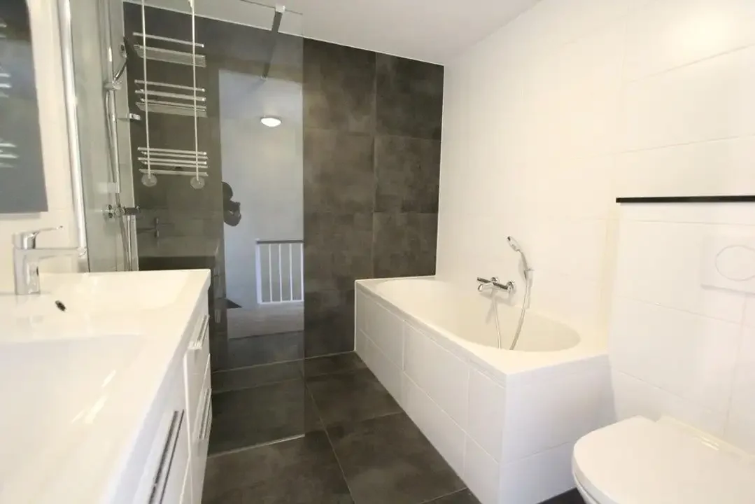 Foto van de Appartement gelegen aan de Alpen Rondweg in Amstelveen