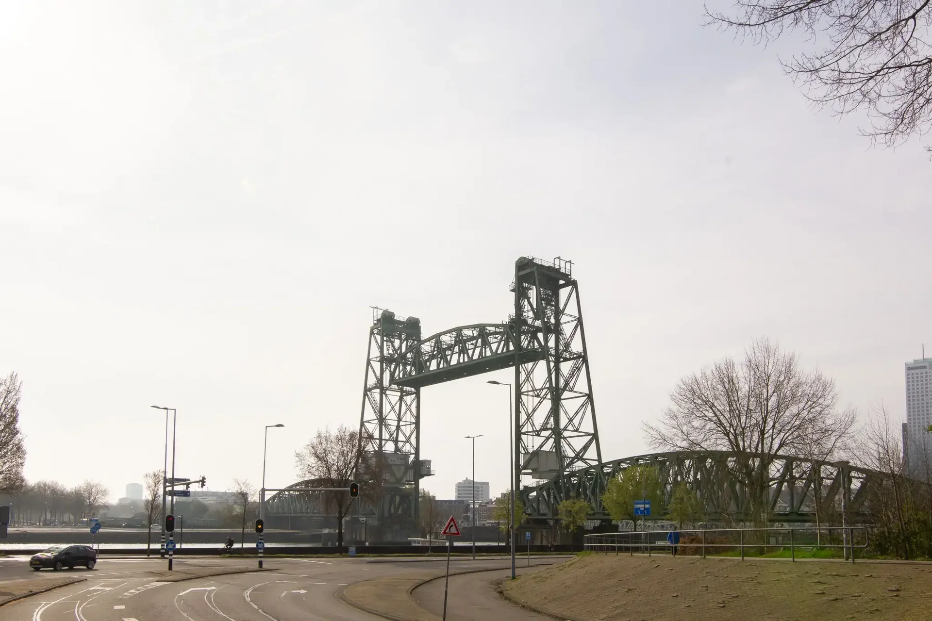 geblurde versie van de foto als achtergrond