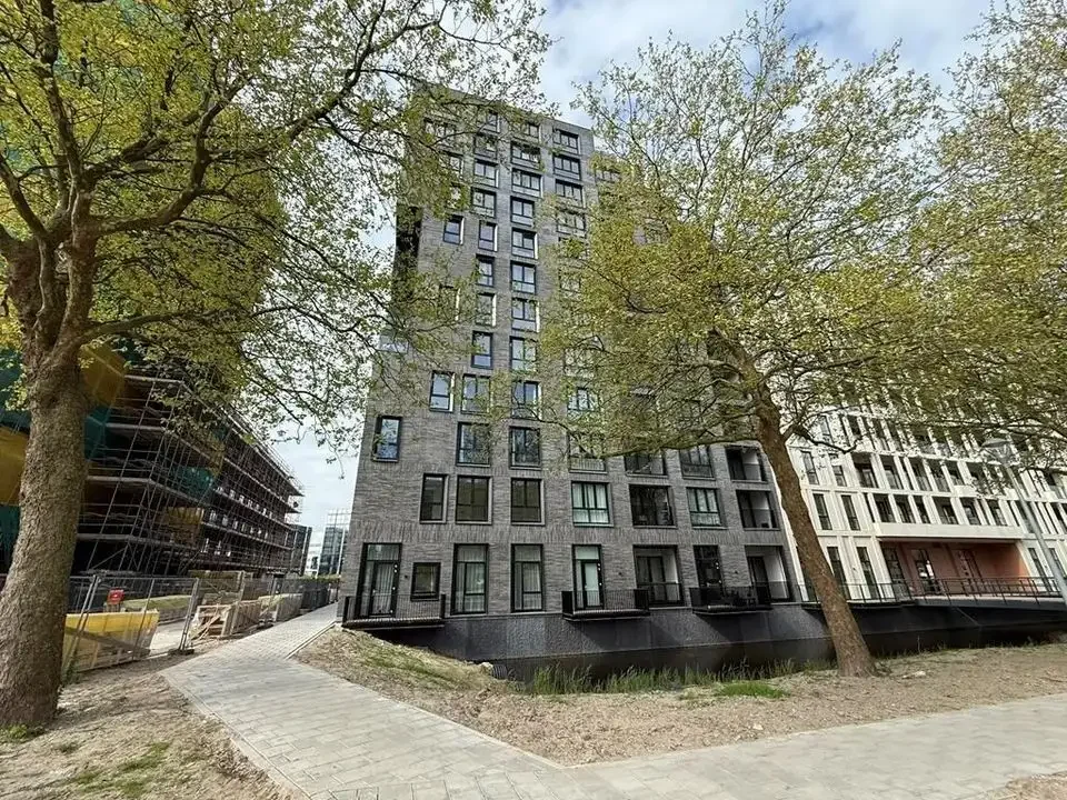 geblurde versie van de foto als achtergrond