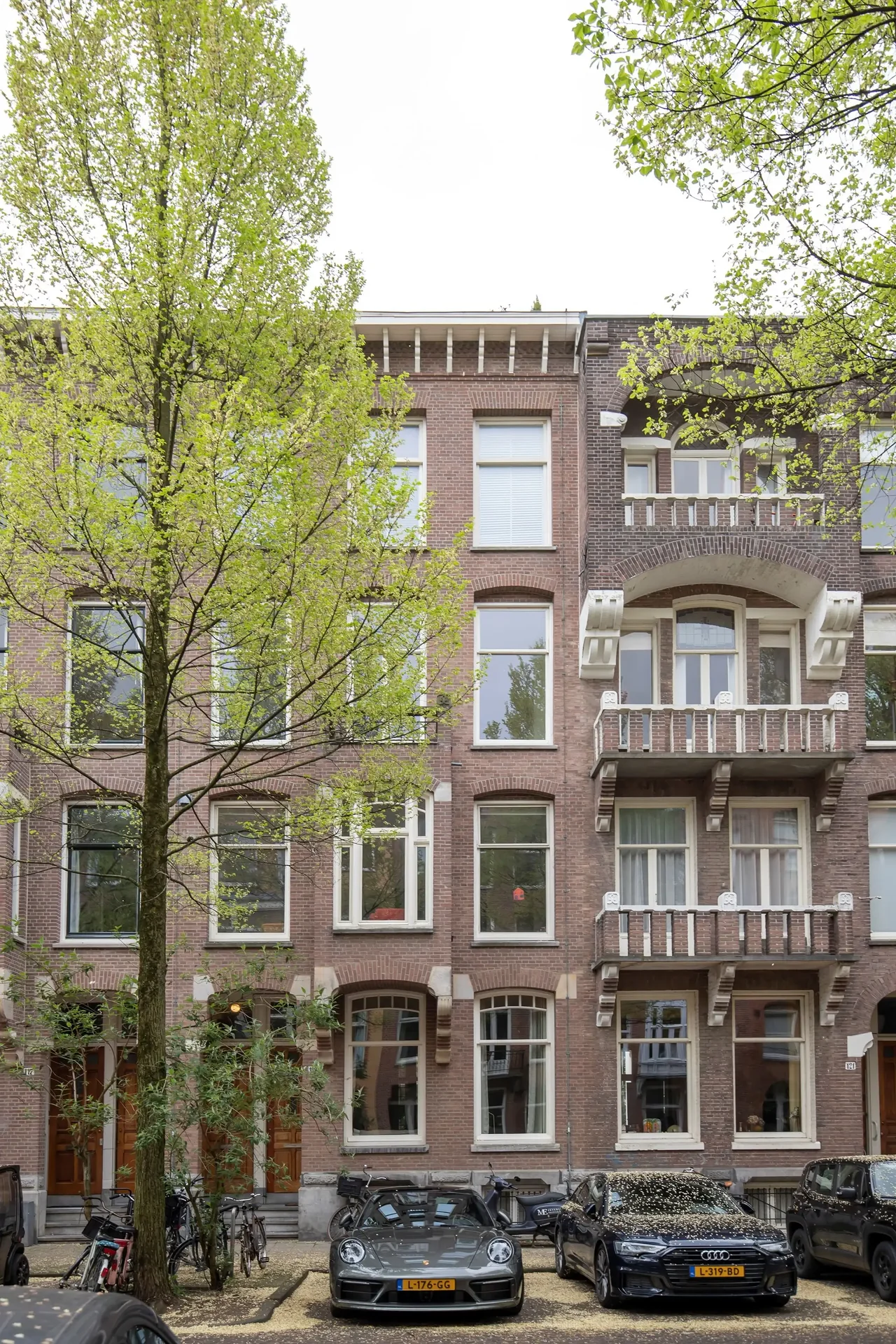 geblurde versie van de foto als achtergrond