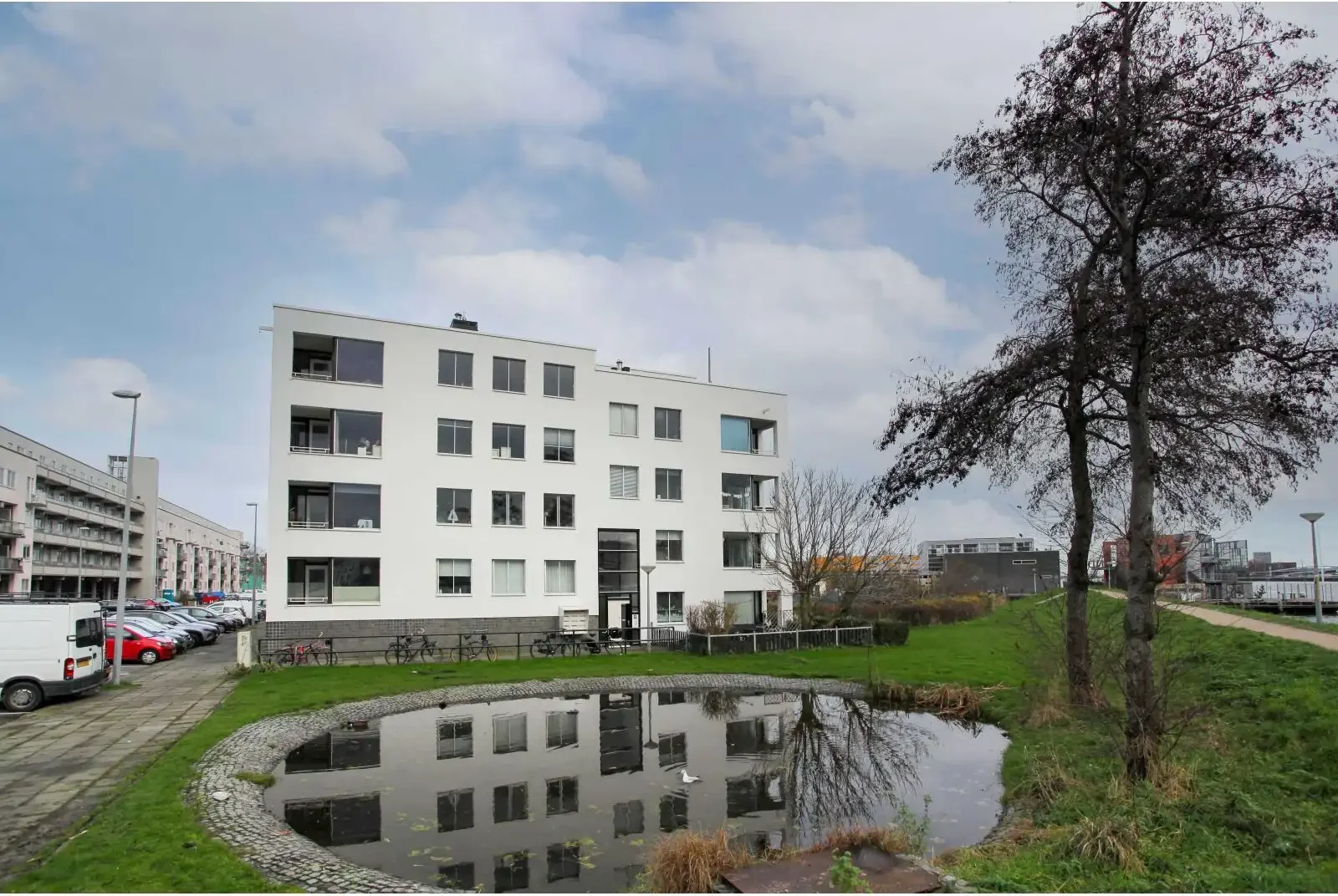 geblurde versie van de foto als achtergrond