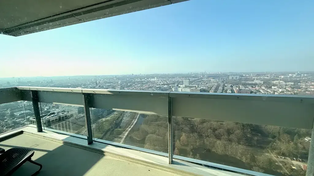 geblurde versie van de foto als achtergrond