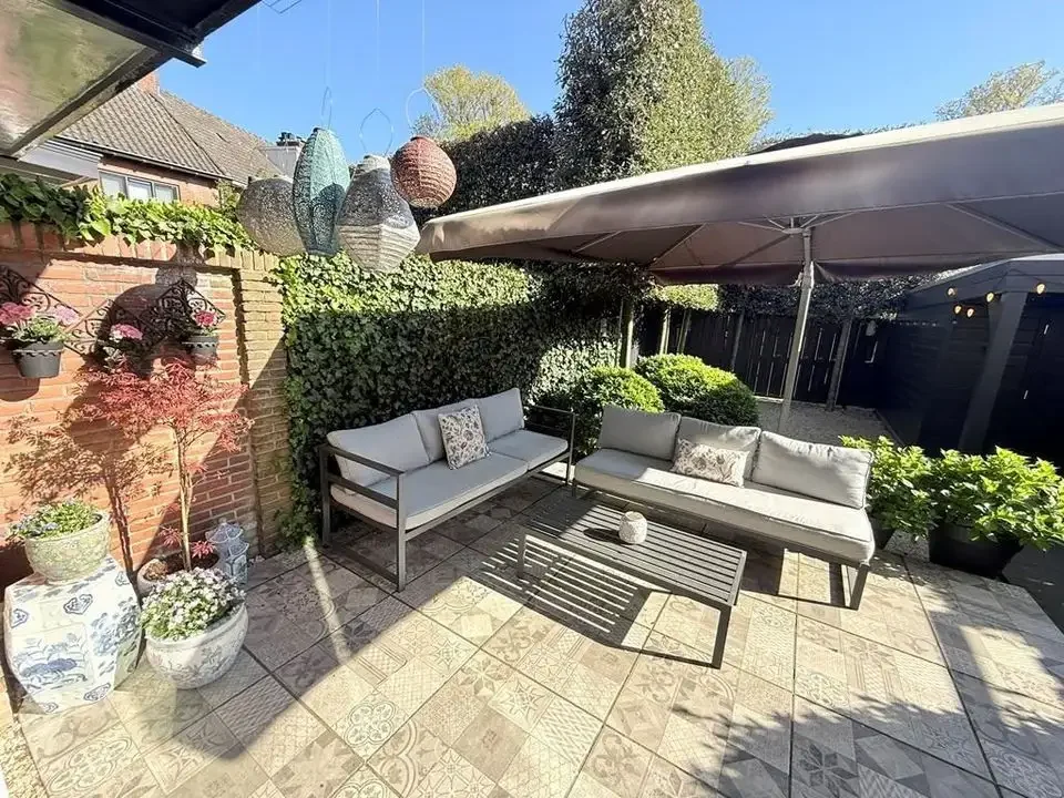 geblurde versie van de foto als achtergrond