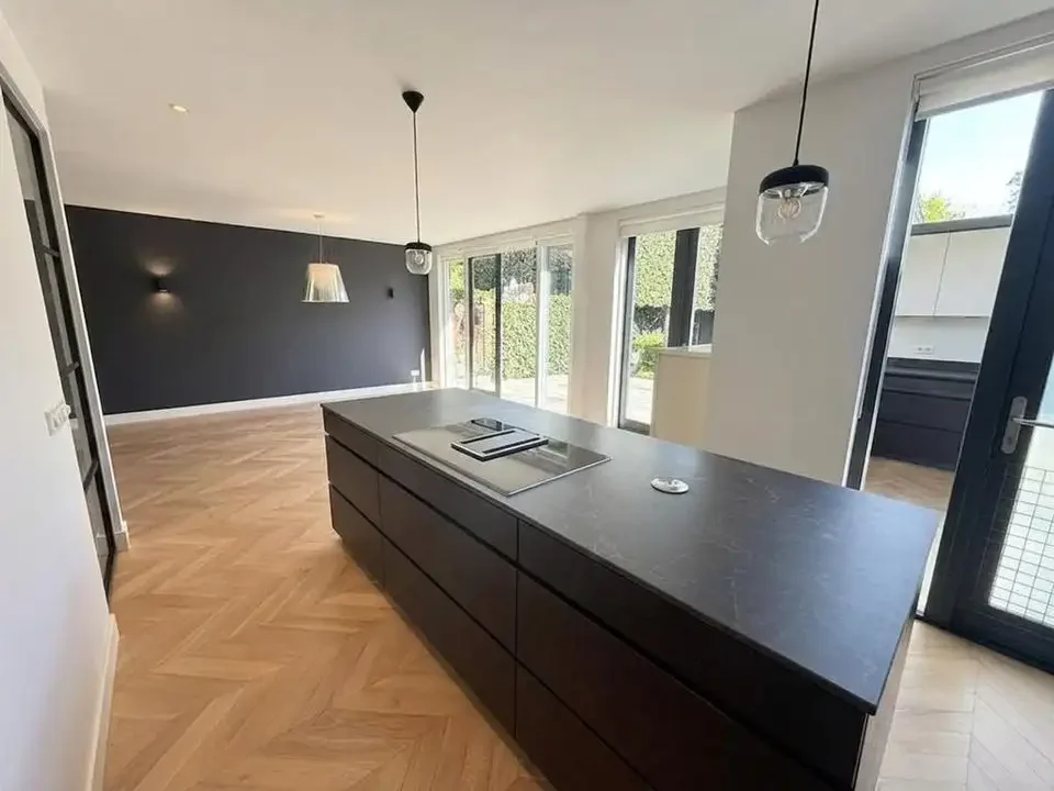 geblurde versie van de foto als achtergrond