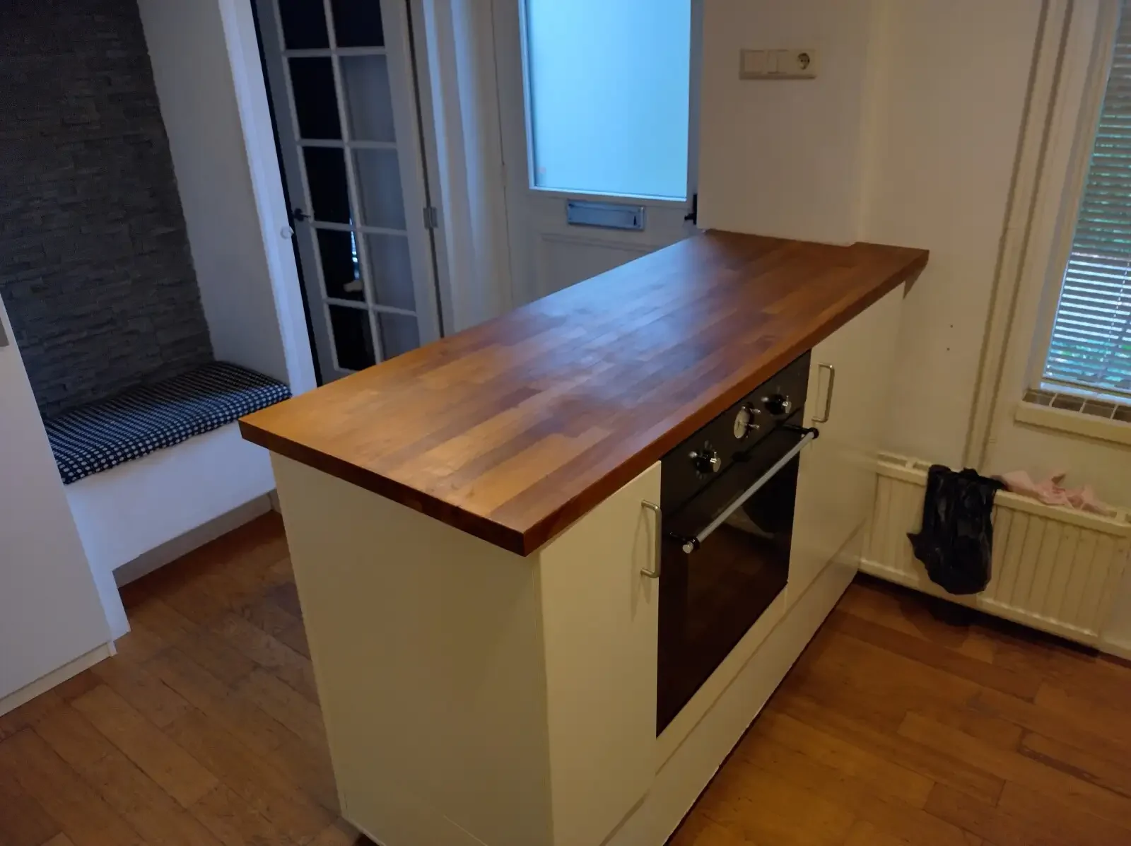 geblurde versie van de foto als achtergrond