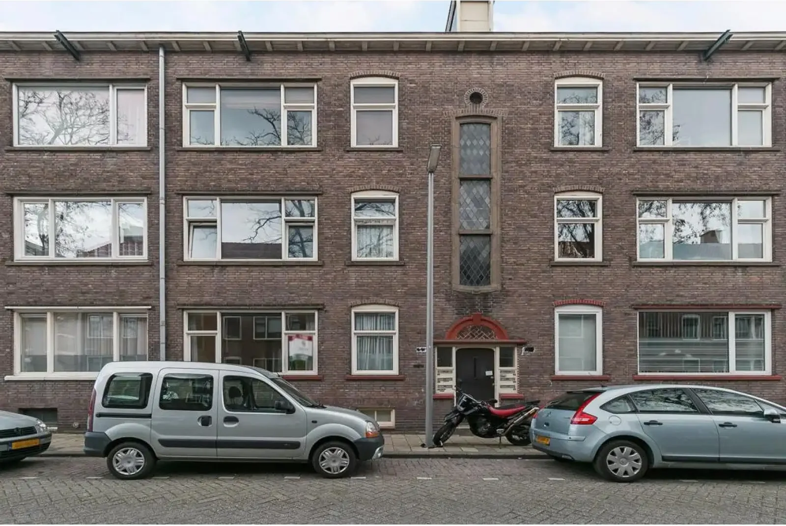 geblurde versie van de foto als achtergrond