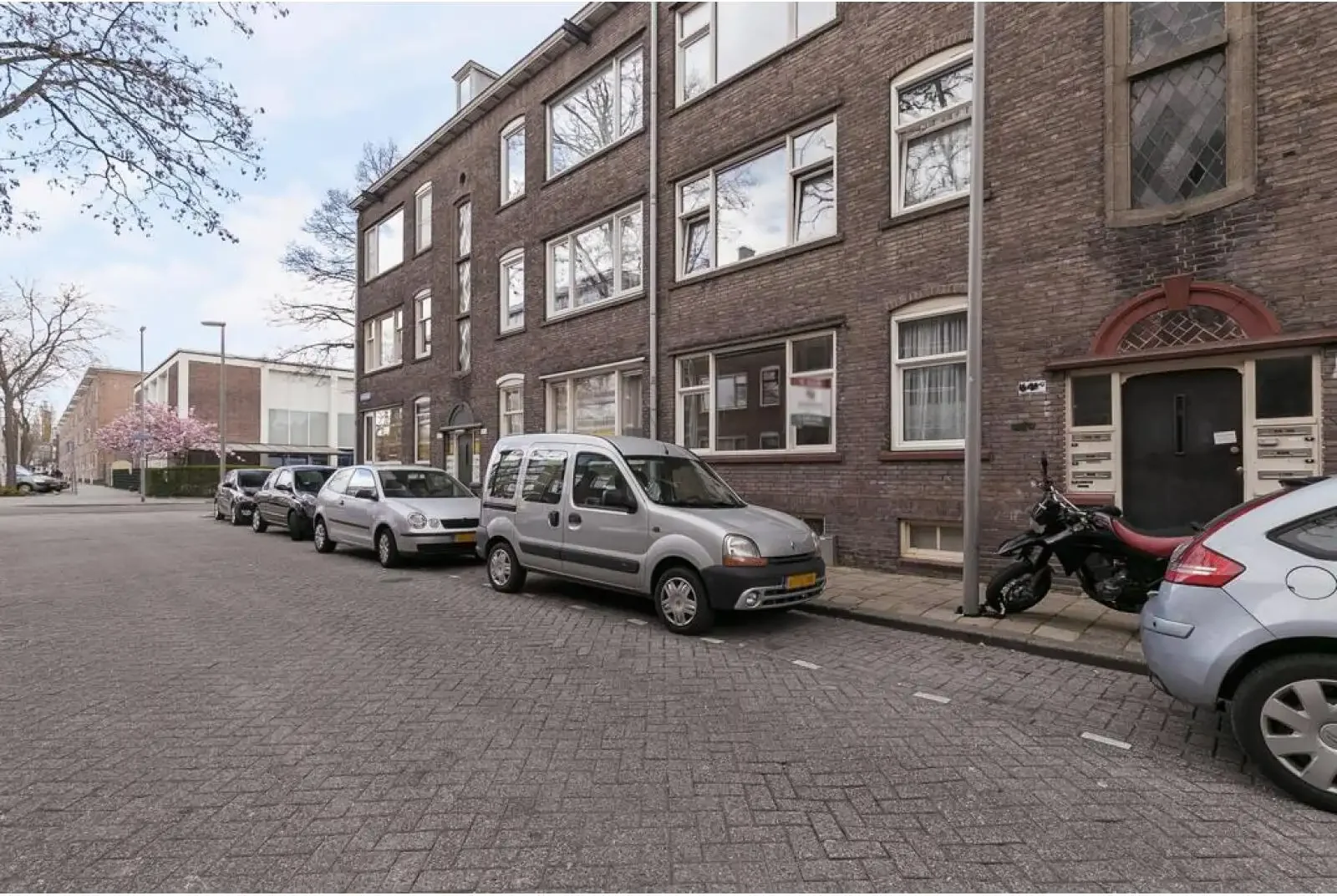 geblurde versie van de foto als achtergrond