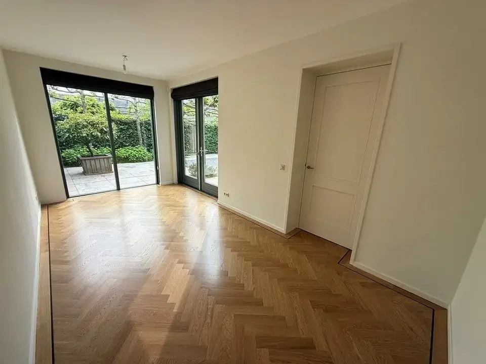 geblurde versie van de foto als achtergrond