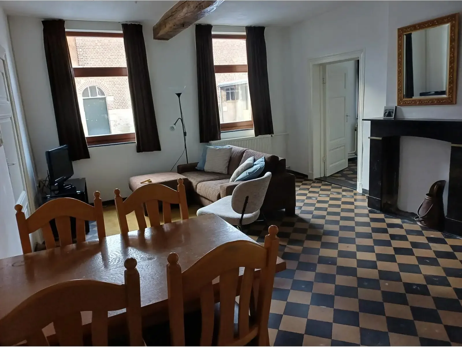 geblurde versie van de foto als achtergrond