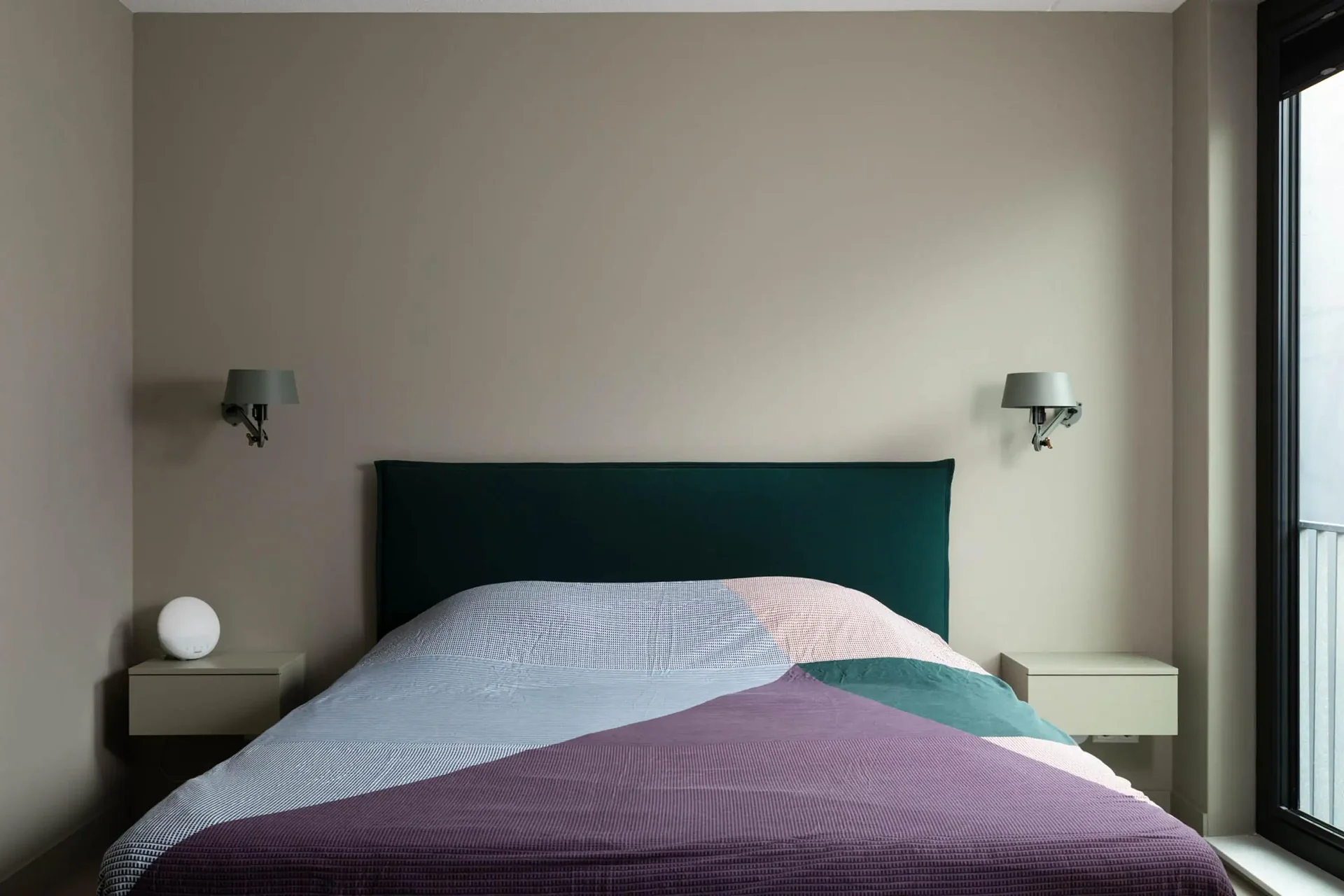 geblurde versie van de foto als achtergrond