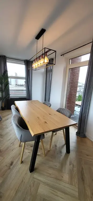 geblurde versie van de foto als achtergrond