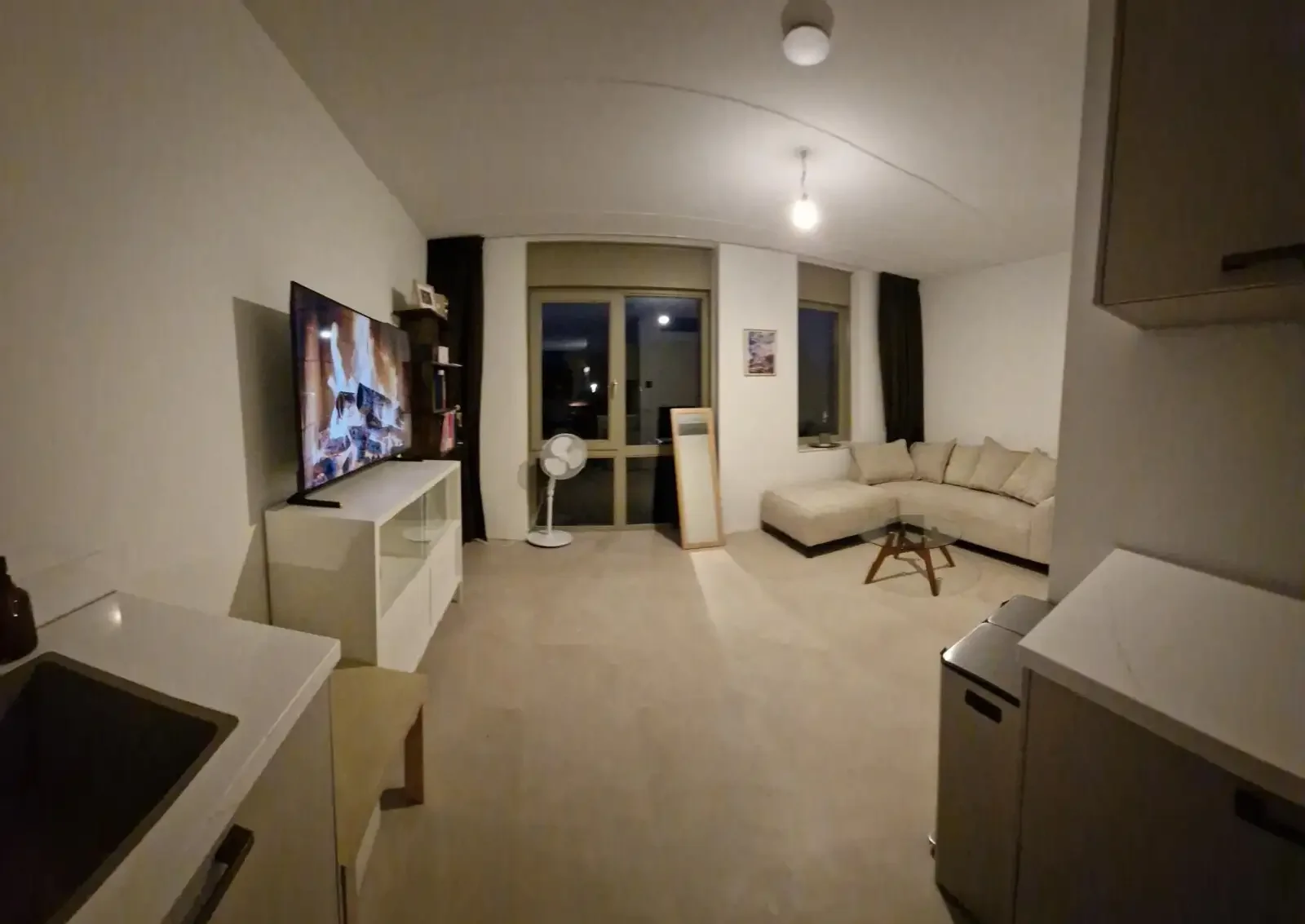 geblurde versie van de foto als achtergrond