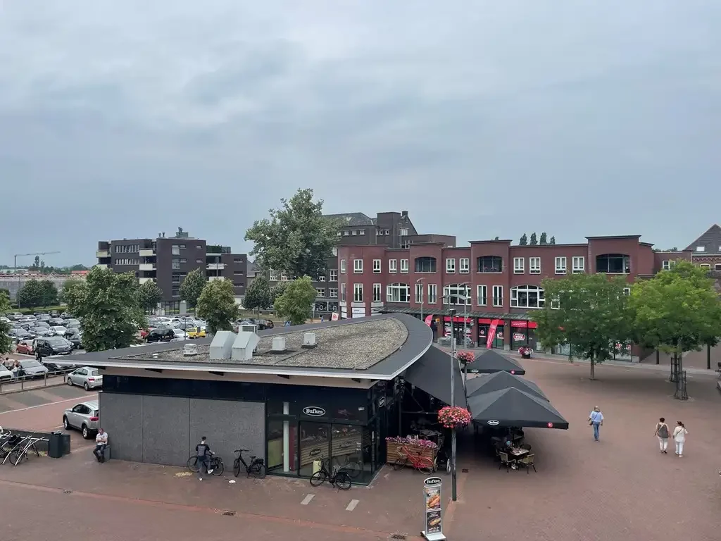 geblurde versie van de foto als achtergrond
