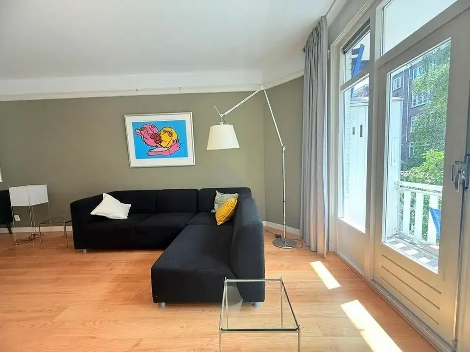 geblurde versie van de foto als achtergrond