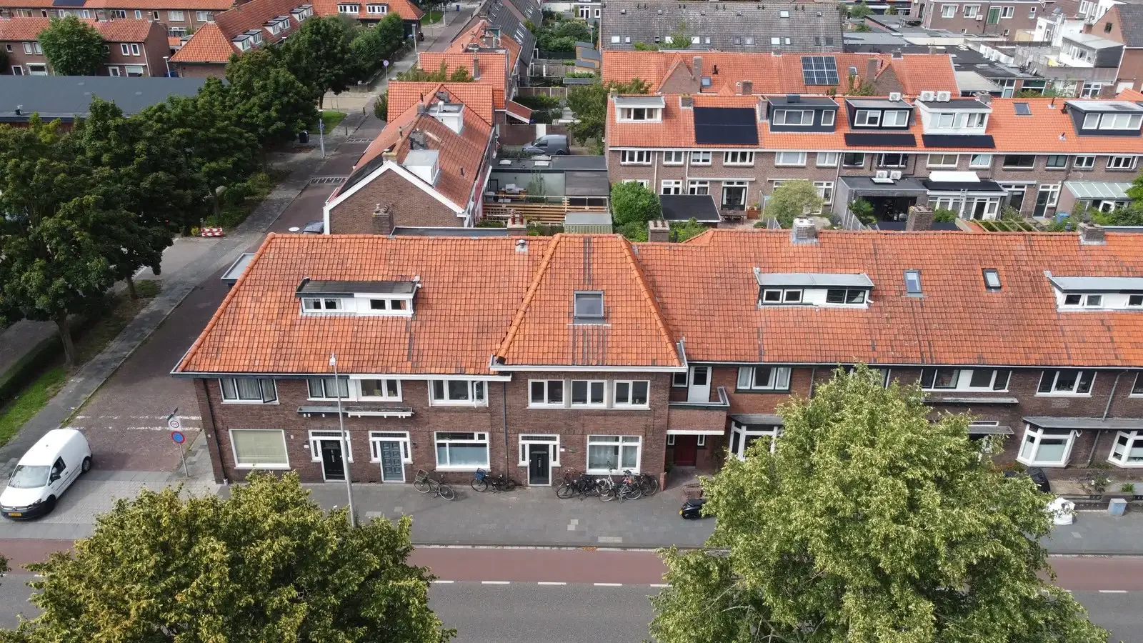 geblurde versie van de foto als achtergrond