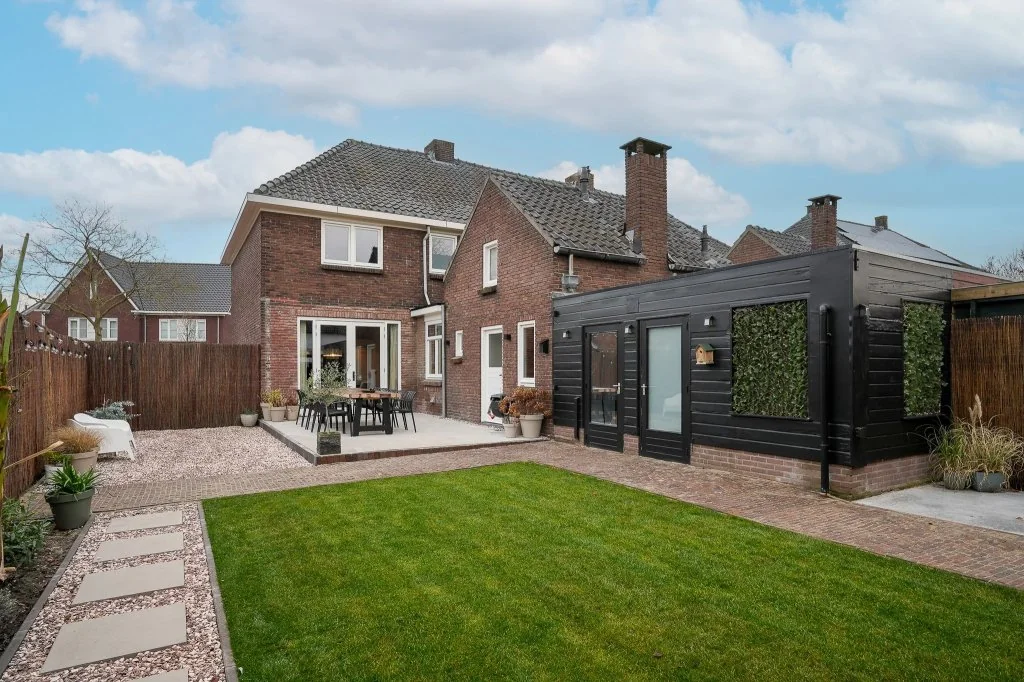 geblurde versie van de foto als achtergrond