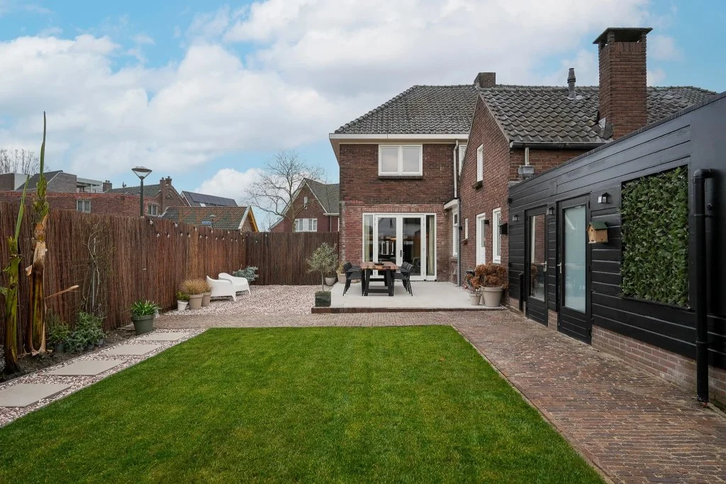 geblurde versie van de foto als achtergrond