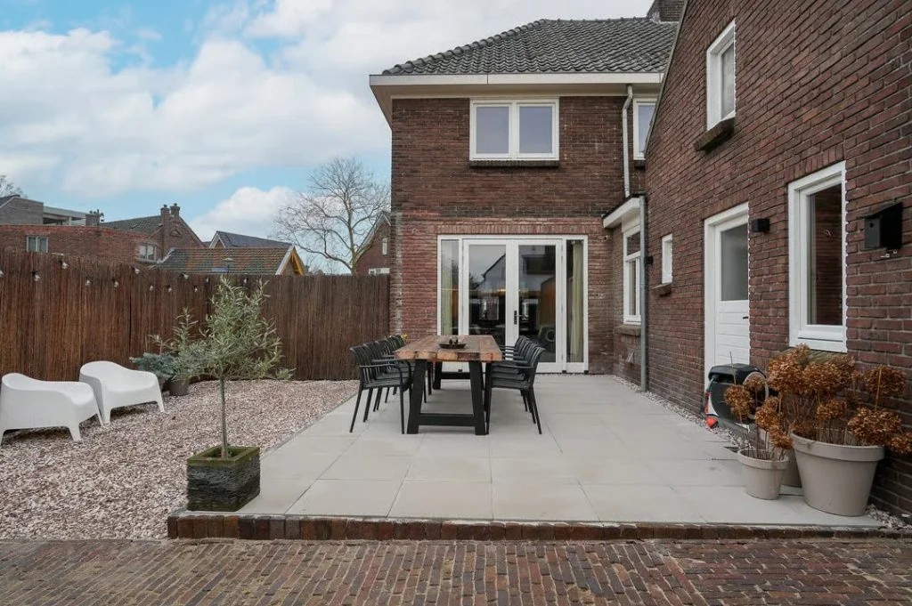 geblurde versie van de foto als achtergrond