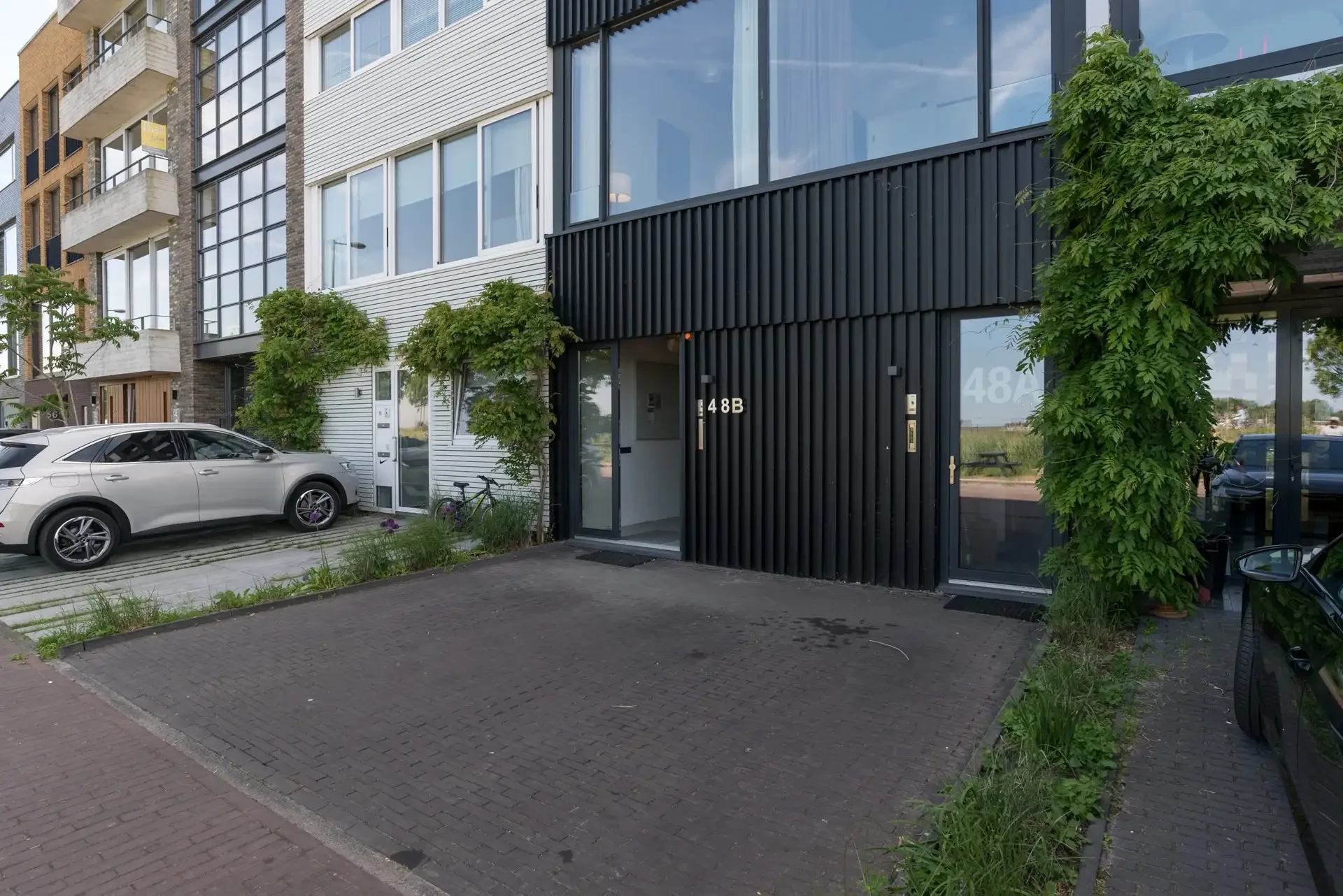 geblurde versie van de foto als achtergrond