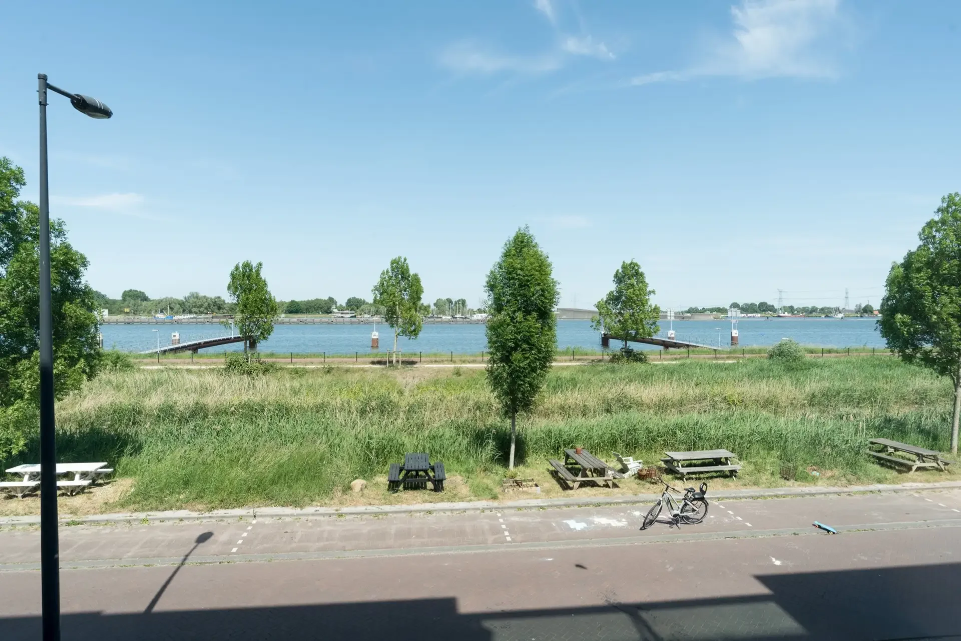 geblurde versie van de foto als achtergrond