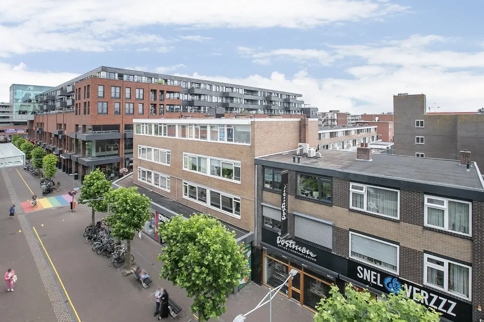 geblurde versie van de foto als achtergrond