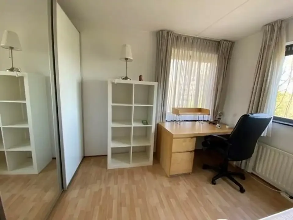 geblurde versie van de foto als achtergrond