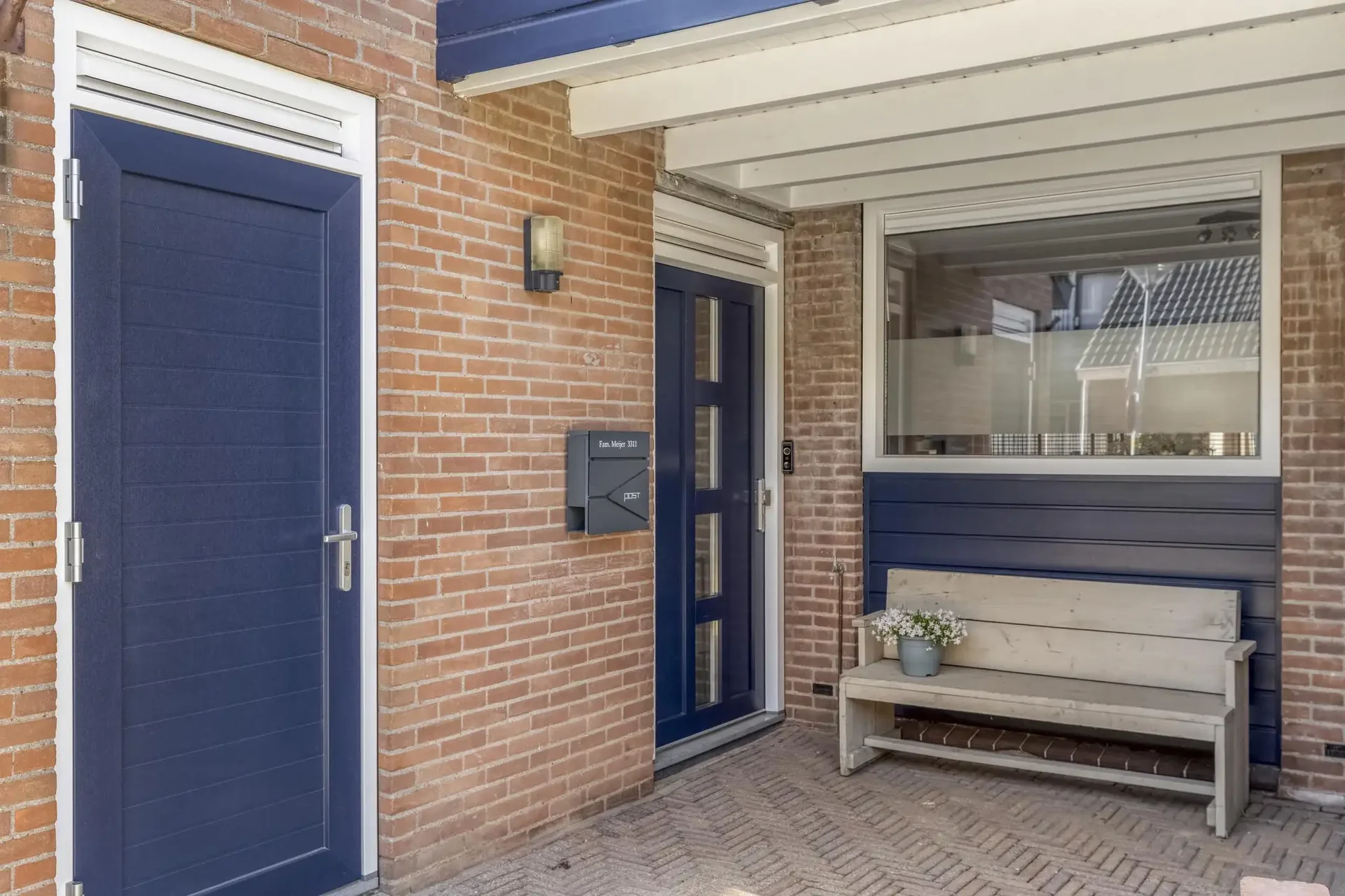 geblurde versie van de foto als achtergrond