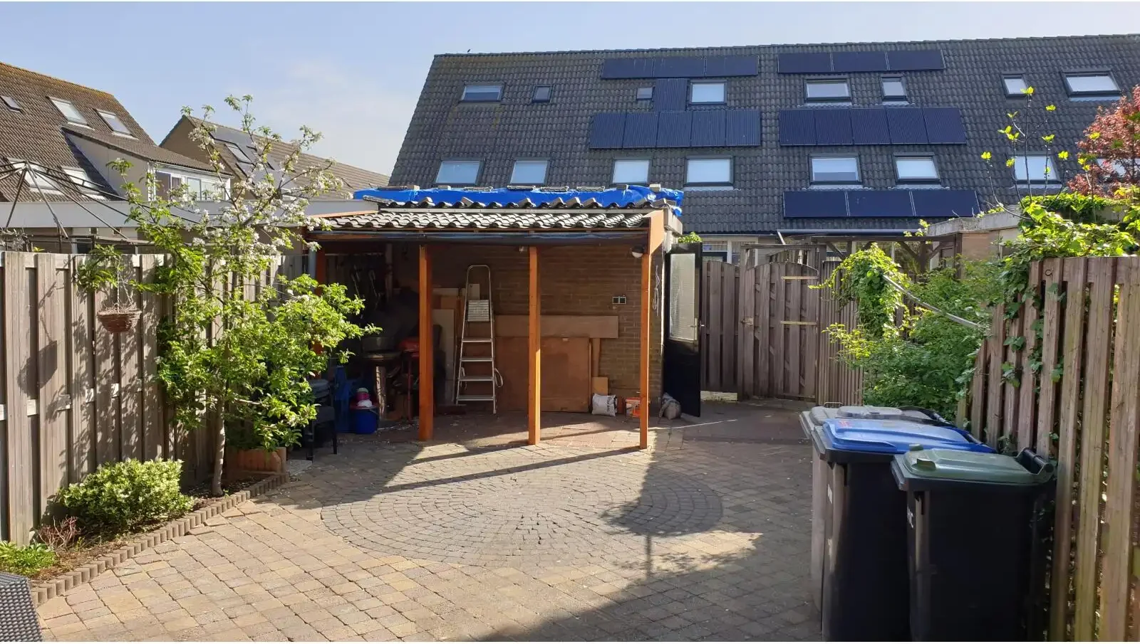 geblurde versie van de foto als achtergrond