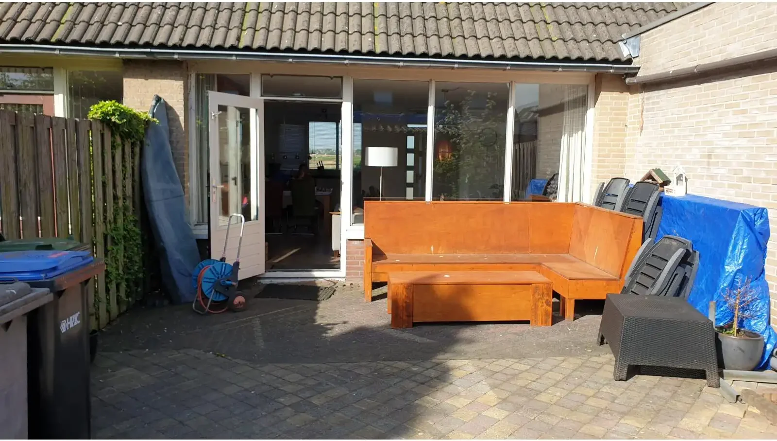 geblurde versie van de foto als achtergrond