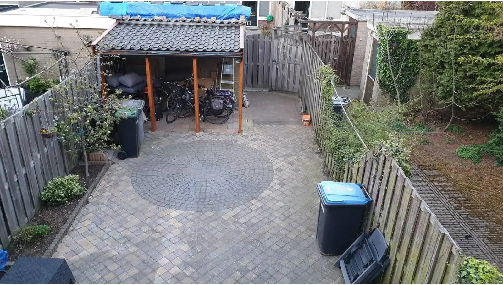 geblurde versie van de foto als achtergrond