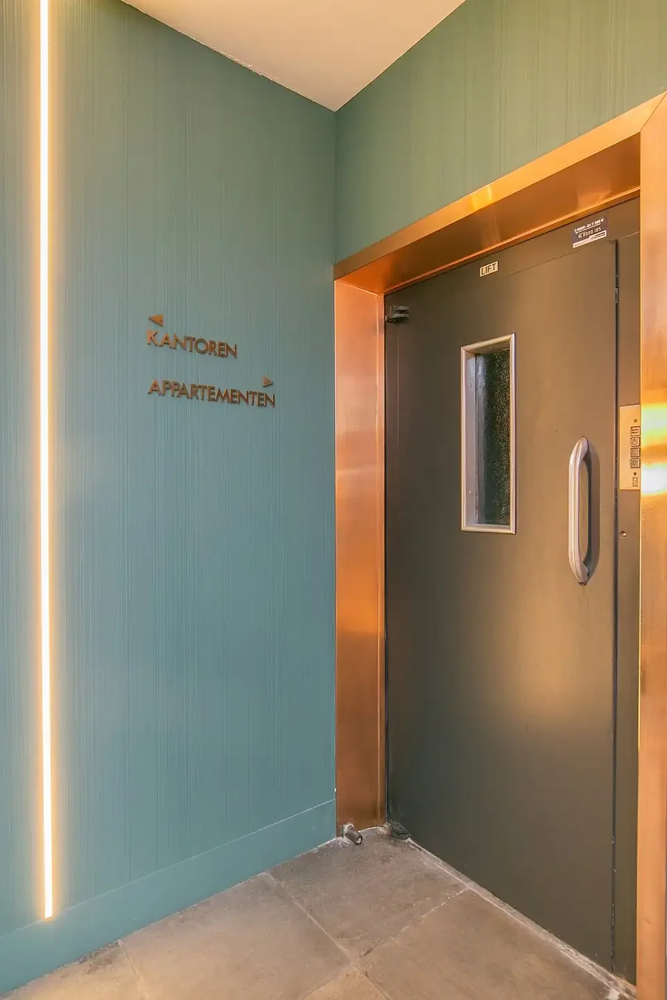 Foto van de Appartement gelegen aan de Kruiskade in Rotterdam